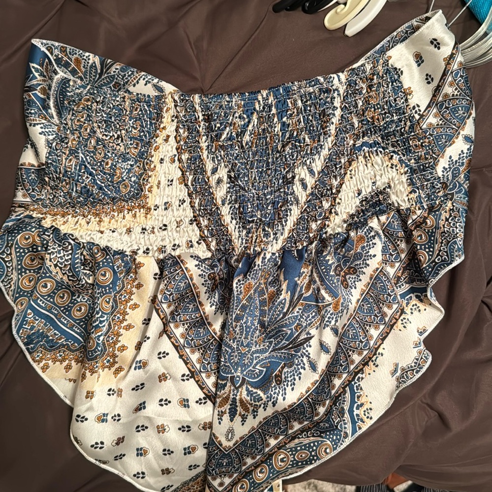 Tie back tank